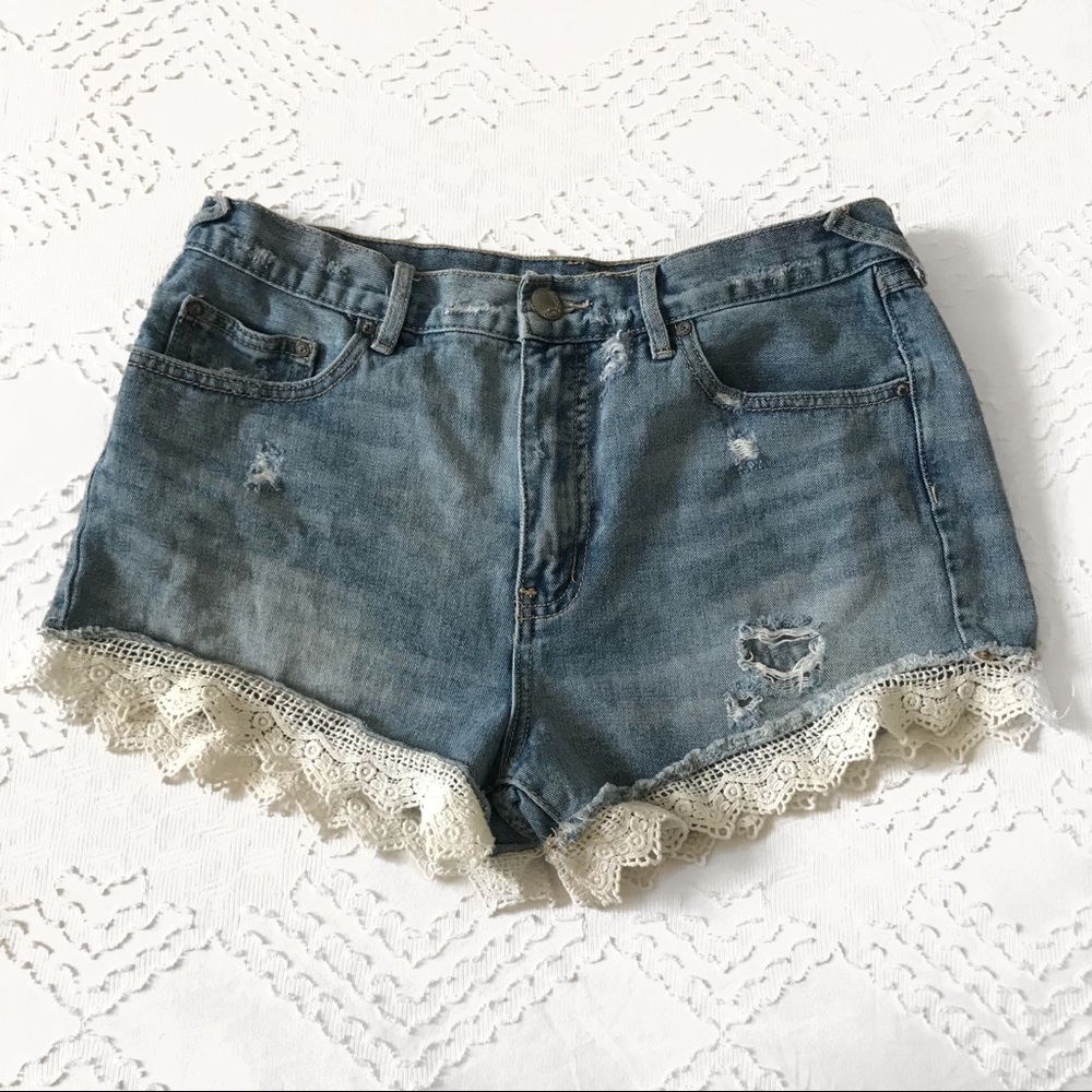 Free People denim shorts // Size 29